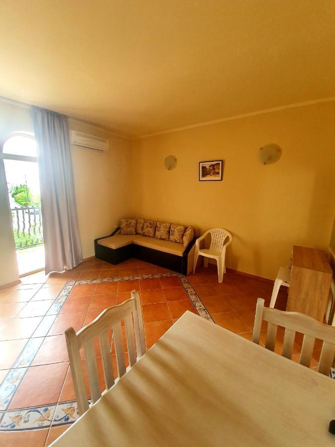 Elenite Private Apartments Luaran gambar
