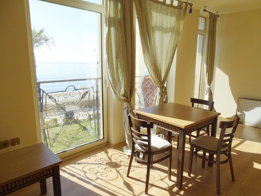 Elenite Private Apartments Luaran gambar