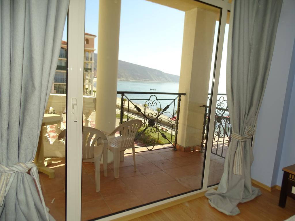 Elenite Private Apartments Luaran gambar
