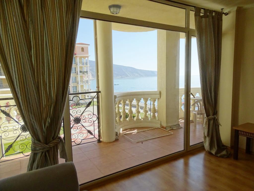 Elenite Private Apartments Luaran gambar